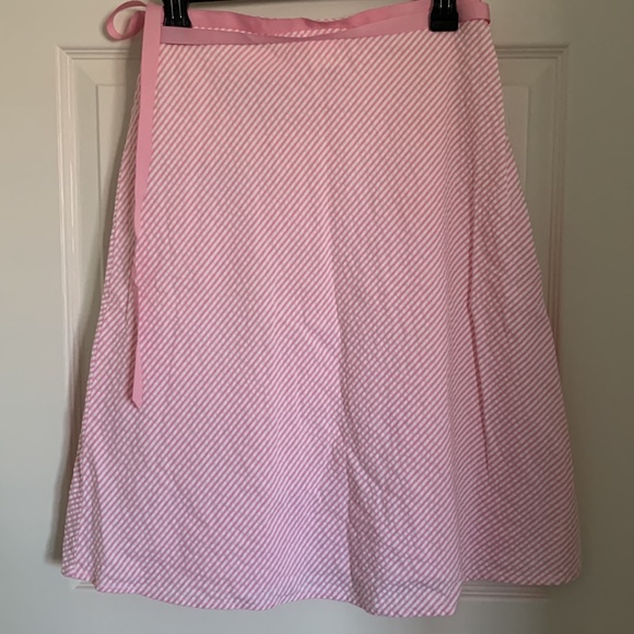 Pink and white wrap skirt - Picture 2 of 4